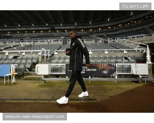 伊萨克转身射门动作干脆